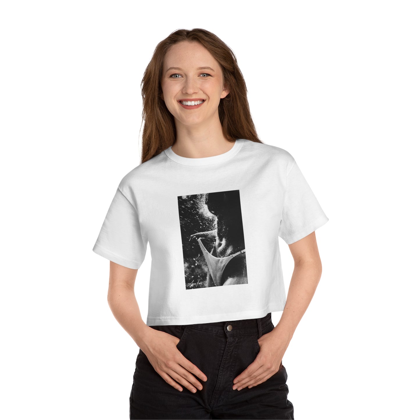 Anna Fury Exclusive Women's Heritage Cropped T-Shirt | Wet Below